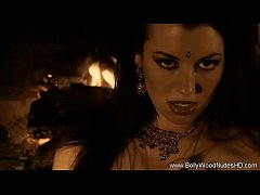 Play MP4 - Naked And Horny She Awaits You