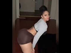 Play MP4 - Morena cavala de shortinho