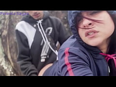 Play MP4 - Fodendo com novinho na praia safado cheio de tes&atilde;o ja colocou eu pra mamar aquela rola gostosa