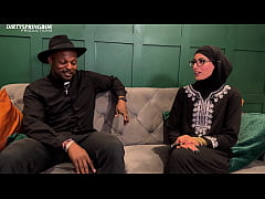 Play MP4 - Muslim Aaliyah Yasin is blessed by Father Dimitri's holy water