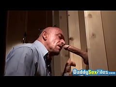 Play MP4 - Hunky DILFs and hunks mutually suck dicks in gloryhole orgy