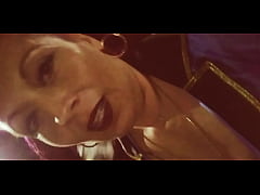 Play MP4 - Dressing up and going out Halloween Night