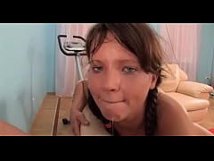 Play MP4 - Gorgeous pretty gal receives crotch licked