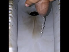 Play MP4 - my Bf Pissing for me