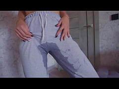 Play MP4 - OMG Did I piss on my sweatpants&quest;&quest;&quest; Female Desperation Pee Free