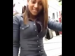 Play MP4 - gostosa dan&ccedil;ando no trabalho