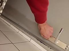 Play MP4 - Waiting to get caught