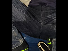 Play MP4 - Peeing in Terrasse