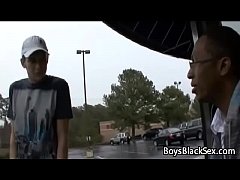 Play MP4 - Black Muscular Gay Dude Fuck White Skinny Sexy Boy 15