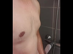 Play MP4 - Qui me rejoins pour une petite douche apr&egrave;s mon sport&quest; Bon r&eacute;veil &agrave; vous