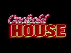 Play MP4 - Baiana novinha atende o namorado corno no telefone&comma; enquanto fode com 2 caras ao mesmo tempo