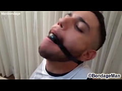 Play MP4 - Tavinho in bondage is gagged many times for audition gag test