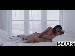 Play MP4 - Watch these hot sexy girls lick each other to intense orgasms