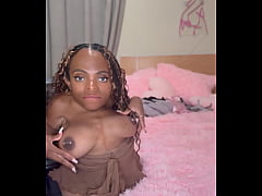 Play MP4 - Striptease for the camera