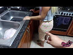 Play MP4 - Reviso mi cartera y sorpresa mi sobrina rubia de culo grande me hagarro el dinero y ahora toca pagarme con su culo  grande  rubia