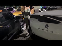 Play MP4 - paguei um boquete para o manobrista no estacionamento da festa na frente do corno- KARENKISS