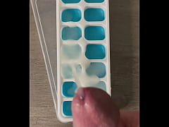 Play MP4 - Big Cock Bodybuilder Makes Ice Cubes With Ropes of His Cum