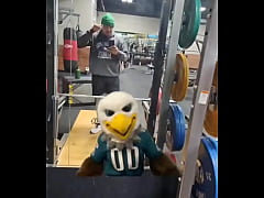 Play MP4 - It's game day&excl;