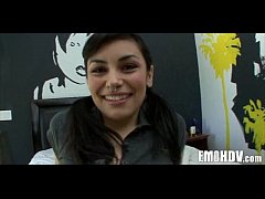 Play MP4 - Emo slut gets fucked 265