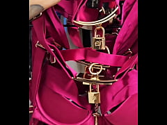 Play MP4 - Trouve la pour ouvrir tous les cadenas de cette incroyable lingerie honey &period;&period;&period;
