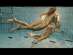 Play MP4 - Hottest babes strip while swimming