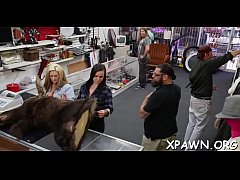 Play MP4 - Bimbo does her best to impress with her reality fellatio job