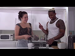 Play MP4 - Le cumplo la fantas&iacute;a a mi compa&ntilde;era de piso H de Venus de follarse una polla negra y me la follo bien duro