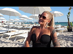 Play MP4 - Marie se tape un bel ialien dans une chambre sous le regard de son mari