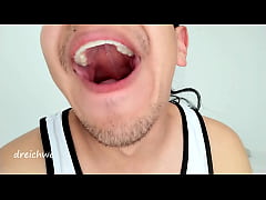 Play MP4 - Big mouth uvula fetish