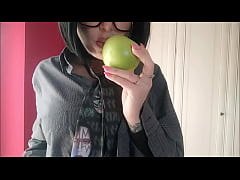 Play MP4 - Lavinia is splendid even dressed as a man