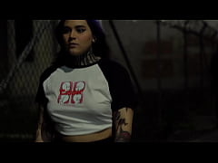 Play MP4 - Gotica Culona es atrapada en la calle por Ghost Face para sexo rudo de halloween