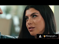 Play MP4 - MOMMY'S GIRL - Pretty Gal Ritchie's Apology To Overlooked Stepmom Sophia Locke Sparks Sexual Tension