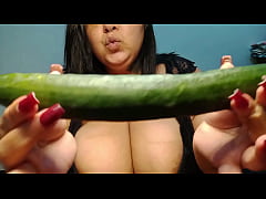 Play MP4 - Putaria vegana com a BBW e seus vegetais - Mary Jhuana