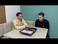 Play MP4 - Amigo Barman Estava com cuzinho apertadinho