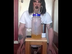 Play MP4 - bisexual crossdresser with his portable cow milking machine part 3