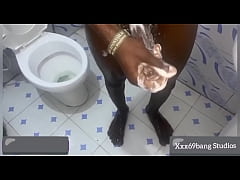 Play MP4 - Hot teen masturbating in the shower