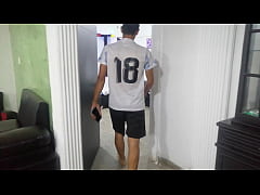 Play MP4 - mi madrastra deja de hacer aseo para  follar conmigo