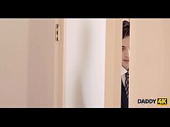 Play MP4 - DADDY4K&period; La mari&eacute;e coquine a des relations sexuelles avec le p&egrave;re