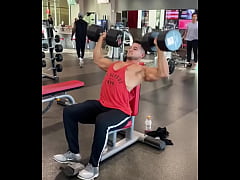 Play MP4 - Quick workout before next shoot&period; Strength to match the aesthetics and looks