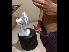 Play MP4 - Batendo uma punheta