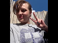 Play MP4 - Just a quick hello on a sunny day