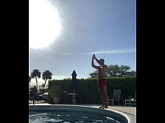Play MP4 - DIVING INTO POOL