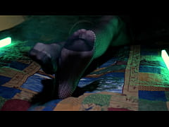 Play MP4 - Perfect Toes Peeking Through Sexy Fishnets