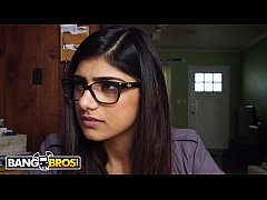 Play MP4 - BANGBROS - Arab Darling Mia Khalifa Gets Herself A Big Black Cock Threesome