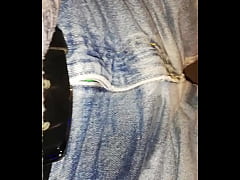 Play MP4 - Peeing in pants