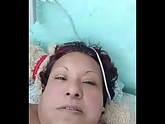 Play MP4 - Masturvandose para el amante mientras el marido no est&aacute;