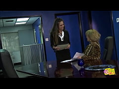 Play MP4 - The lesbian boss orders her secretary to insert a big dildo into her wet pussy