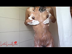 Play MP4 - Asian girl takes a sexy shower