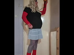 Play MP4 - who wants to humiliate me im hear ready and waiting