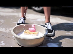 Play MP4 - Mercedes car wash